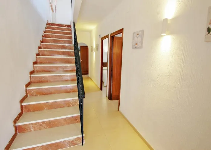 Tere - With Private Swimming Pool In * 칼페