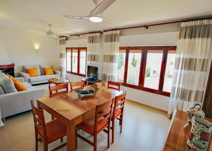 Tere - With Private Swimming Pool In 빌라 칼페